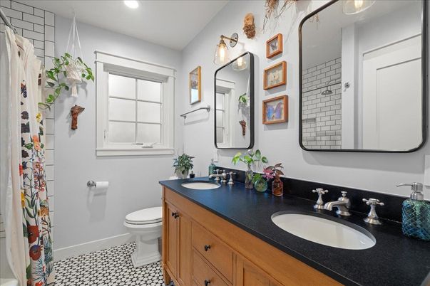 Bathroom, Dual Sink Vanities, Interior, Recessed Lighting