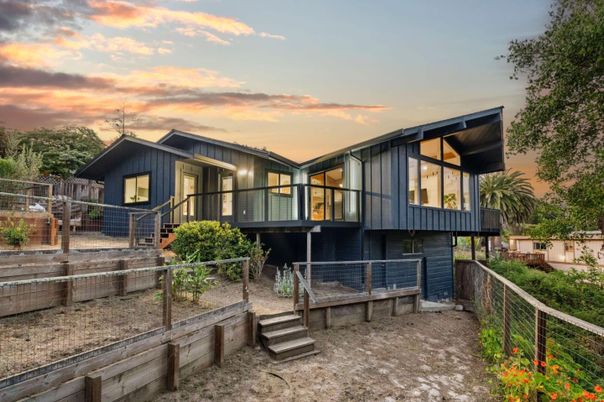 Backyard, Exterior, Facade, Modern