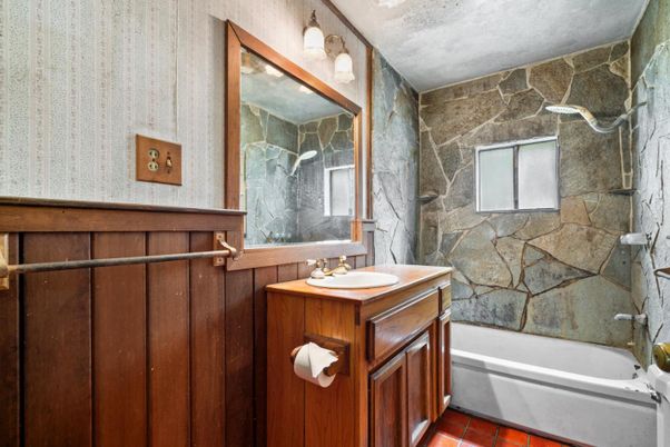 Bathroom, Interior, Stone Walls