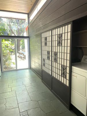 Interior, Washer, Wooden Ceilings