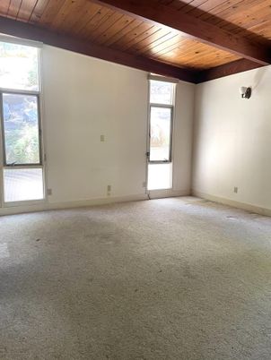 Empty room, Interior, Wooden Beams, Wooden Ceilings