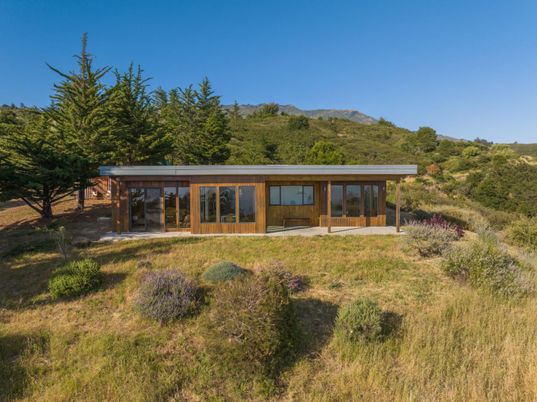 Backyard, Exterior, Facade, Modern