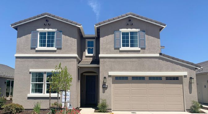 Attached, Exterior, Facade, Mediterranean