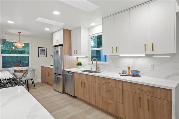 Dining room, Interior, Kitchen, Pendant Lights, Recessed Lighting, Stainless Steel Appliances, Wood Texture Flooring