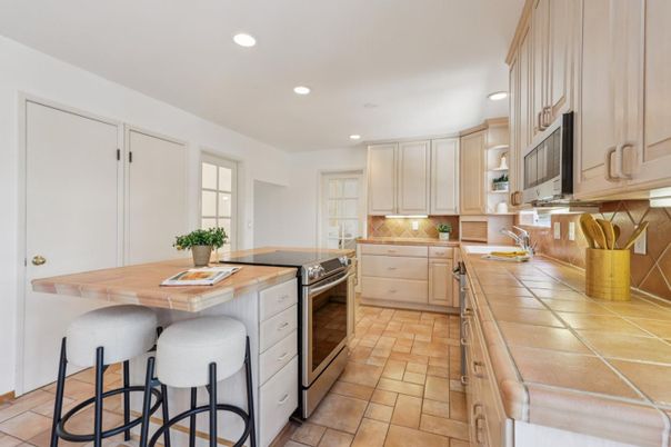 Interior, Kitchen, Recessed Lighting, Tile Countertops
