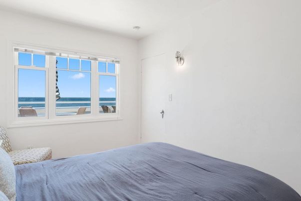 Bedroom, Interior, Water