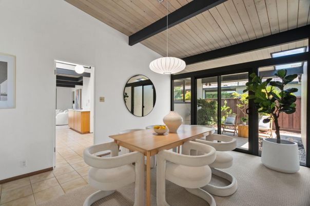 Dining room, Interior, Pendant Lights, Wooden Beams, Wooden Ceilings
