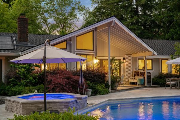 Exterior, Pool