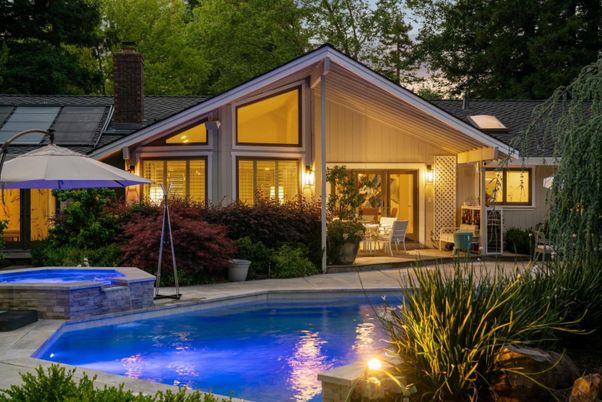 Exterior, Pool