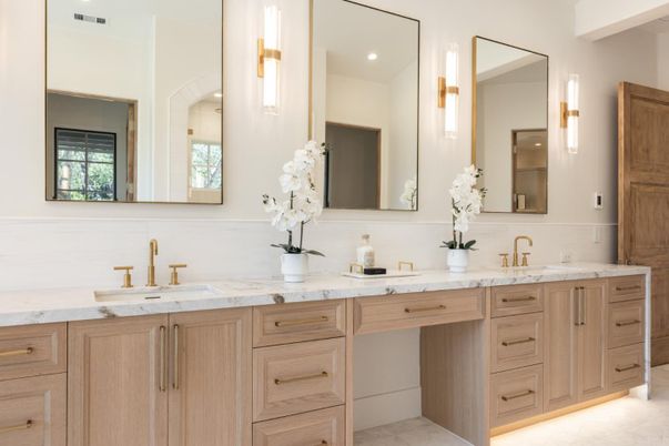 Bathroom, Dual Sink Vanities, Interior