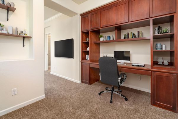 Home Office, Interior