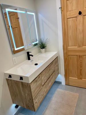 Bathroom, Dual Sink Vanities, Interior