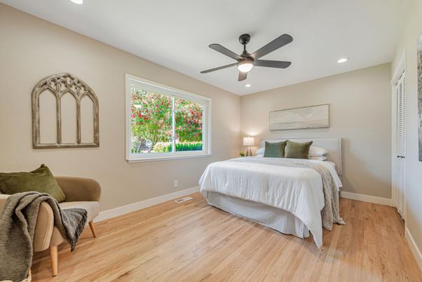 Bedroom, Interior, Recessed Lighting, Wood Texture Flooring