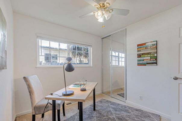 Home Office, Interior