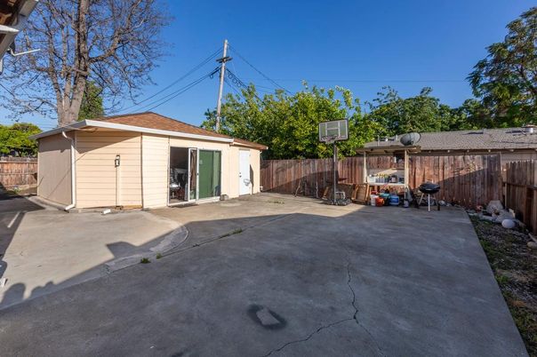 Backyard, Exterior