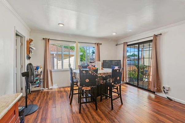 Dining room, Interior, Recessed Lighting, Wood Texture Flooring