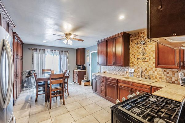 Dining room, Interior, Kitchen, Recessed Lighting