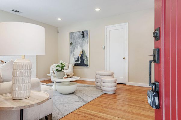 Interior, Recessed Lighting, Wood Texture Flooring