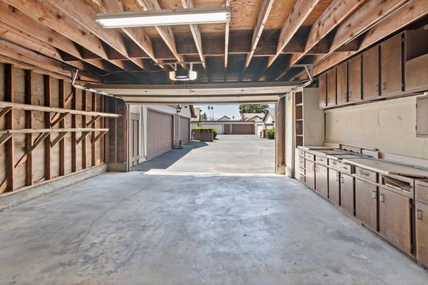 Garage, Interior, Wooden Beams, Wooden Ceilings