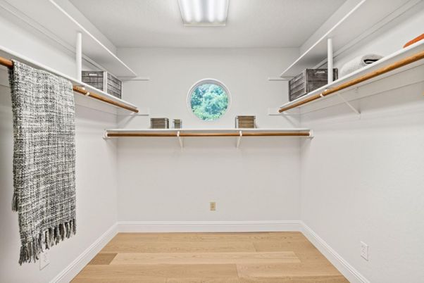 Interior, Walk-in Closets, Wood Texture Flooring