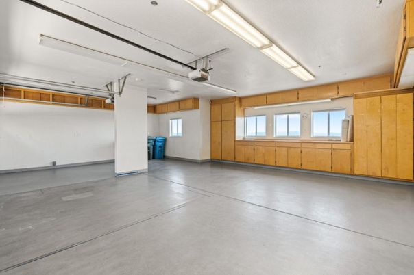 Garage, Interior