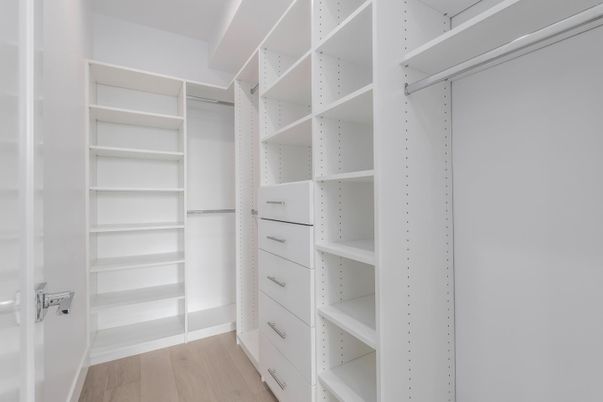 Interior, Walk-in Closets, Wood Texture Flooring