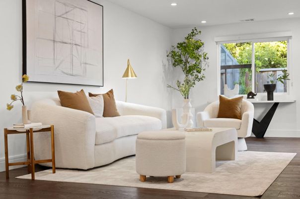 Interior, Living room, Recessed Lighting, Wood Texture Flooring