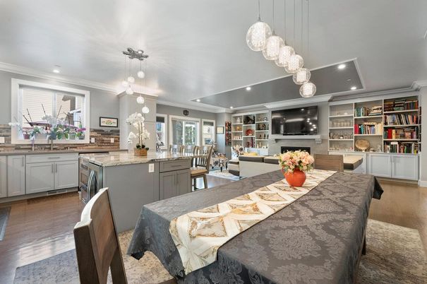 Dining room, Interior, Kitchen, Living room, Pendant Lights, Recessed Lighting, Wood Texture Flooring