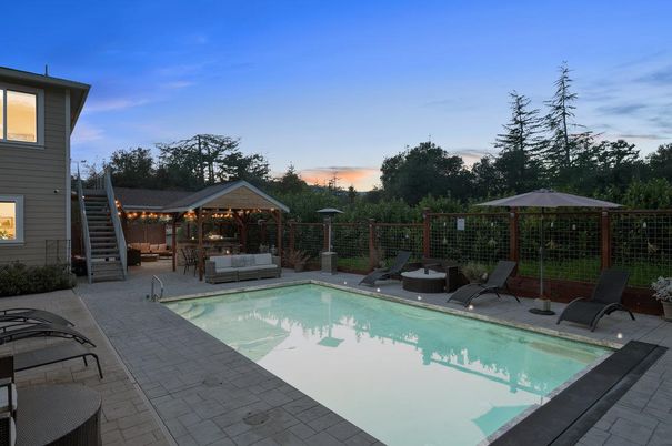 Exterior, Pool