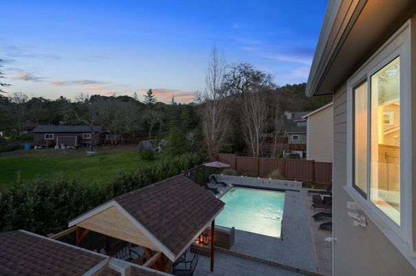 Exterior, Pool