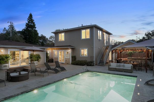 Exterior, Pool