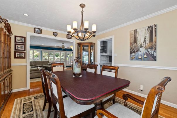 Chandelier, Dining room, Interior, Living room, Recessed Lighting, Wood Texture Flooring