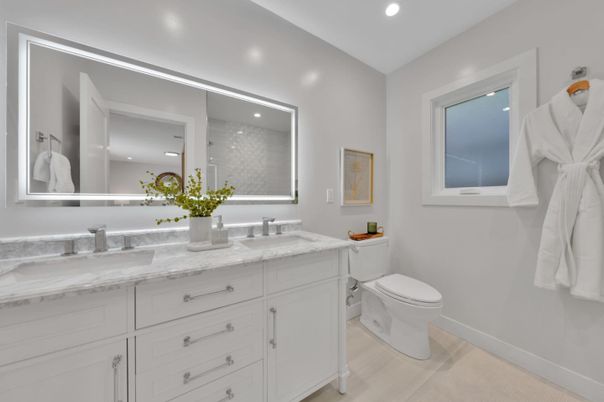 Bathroom, Dual Sink Vanities, Interior, Recessed Lighting