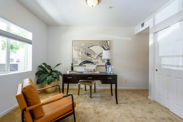 Home Office, Interior