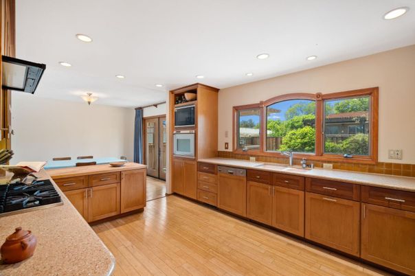 Interior, Kitchen, Recessed Lighting, Wood Texture Flooring