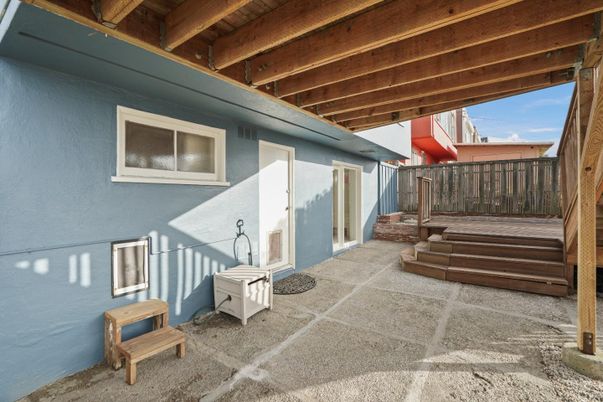 Exterior, Wooden Beams