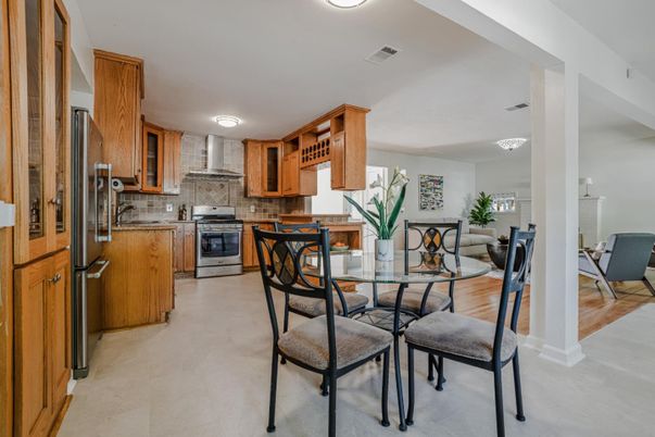 Dining room, Interior, Kitchen, Pendant Lights, Stainless Steel Appliances