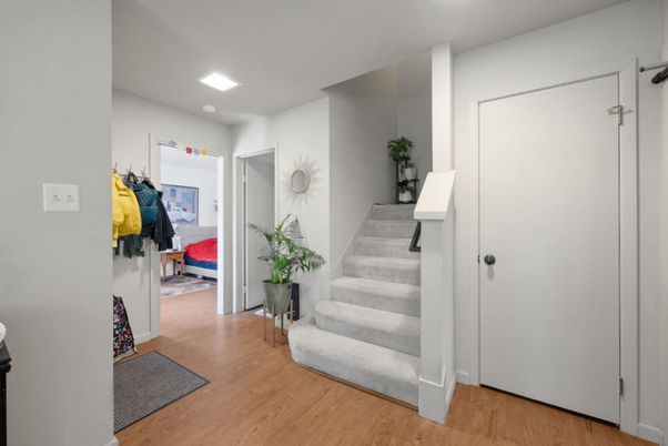 Interior, Recessed Lighting, Wood Texture Flooring