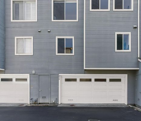 Attached, Exterior, Facade, Rowhouse