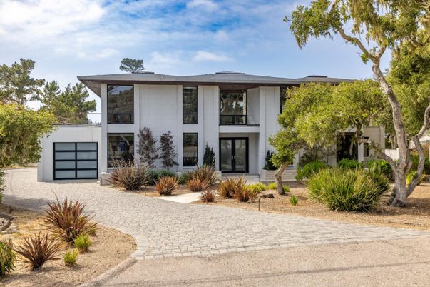 Attached, Exterior, Facade, Modern