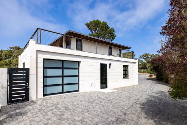 Attached, Exterior, Facade, Modern