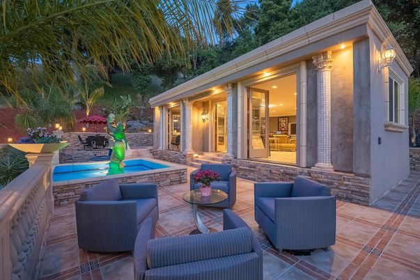 Exterior, Pool