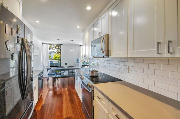 Dining room, Interior, Kitchen, Pendant Lights, Recessed Lighting, Wood Texture Flooring