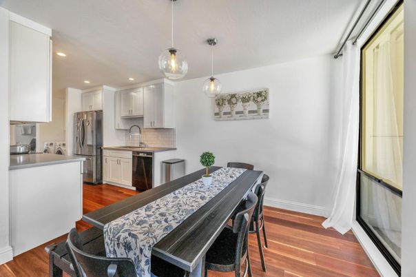 Dining room, Interior, Kitchen, Pendant Lights, Recessed Lighting, Wood Texture Flooring