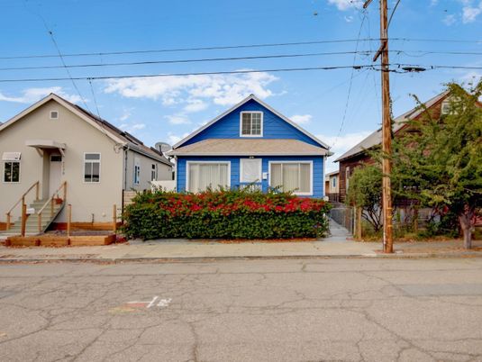 Exterior, Facade, American Craftsman