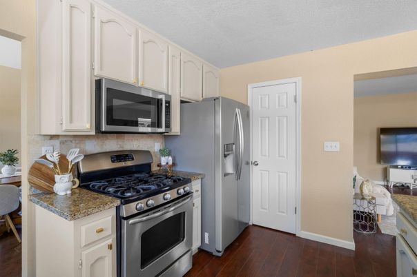 Interior, Kitchen, Stainless Steel Appliances, Wood Texture Flooring