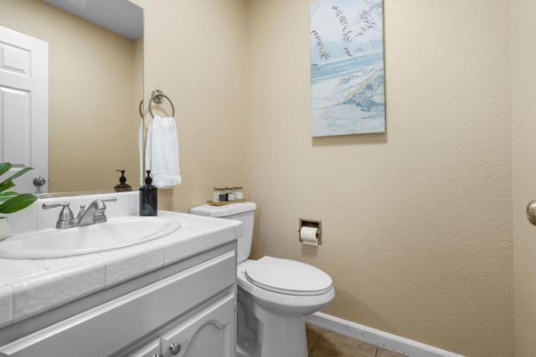 Bathroom, Interior, Tile Countertops