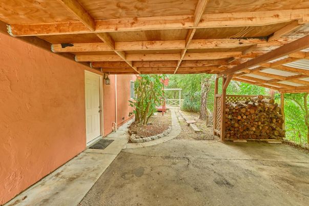Exterior, Wooden Beams