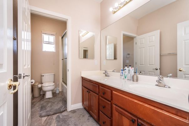 Bathroom, Dual Sink Vanities, Interior