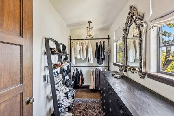Interior, Pendant Lights, Walk-in Closets, Wood Texture Flooring